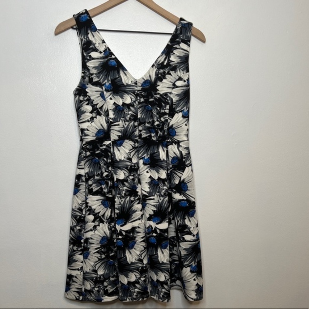 Romeo & Juliet Couture Sleeveless Fit & Flare Grey Black Blue Floral Dress Sz M